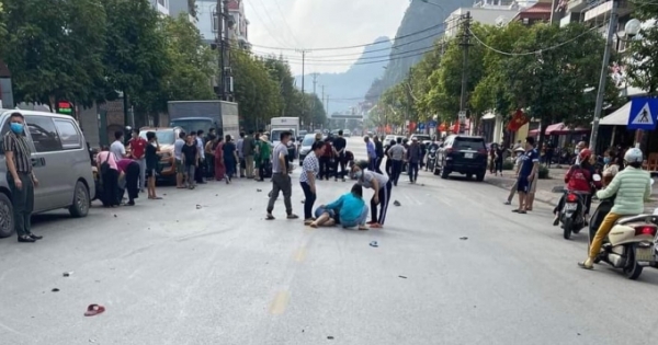 Quảng Ninh: Ô tô đâm liên hoàn, 5 người bị thương