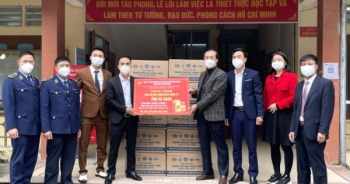 Công ty TADAPHACO trao tặng 1.400 hộp thuốc Đông y hỗ trợ tỉnh Hà Giang chống dịch Covid 19