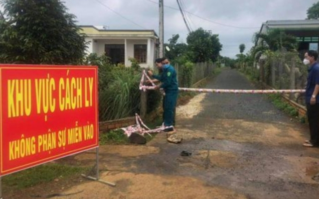 Đắk Lắk: Tạm đình chỉ công tác bí thư kiêm chủ tịch UBND xã vì lơ là chống dịch