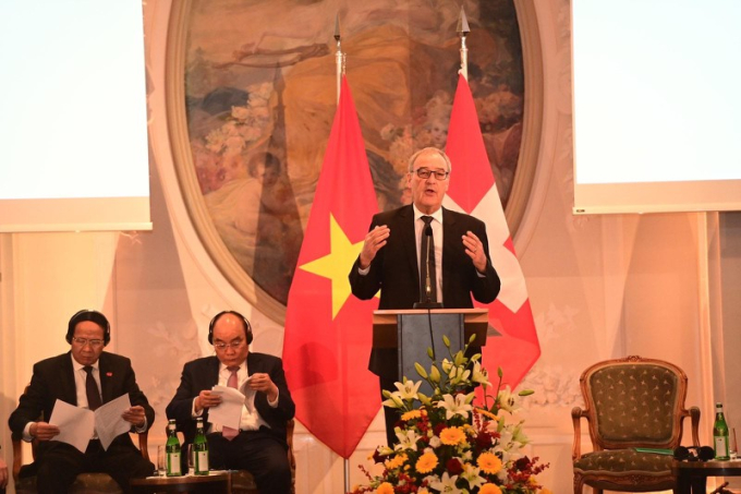 Tổng thống Thụy Sĩ Guy Parmelin phát biểu tại Diễn đàn doanh nghiệp Việt Nam – Thụy Sĩ.
