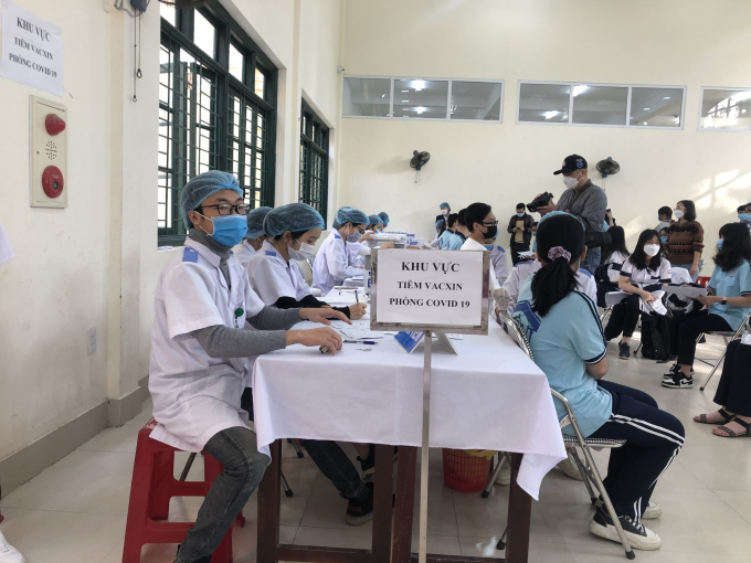 Khu vực tiêm phòng cho học sinh của trường THPT Ngô Quyền.