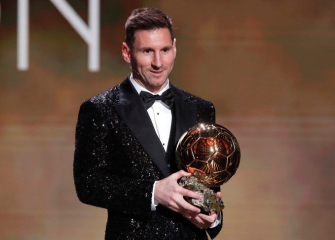 Messi gia tăng kỷ lục giành Quả bóng vàng lên con số 7, nhiều hơn 2 so với người xếp sau là Ronaldo.