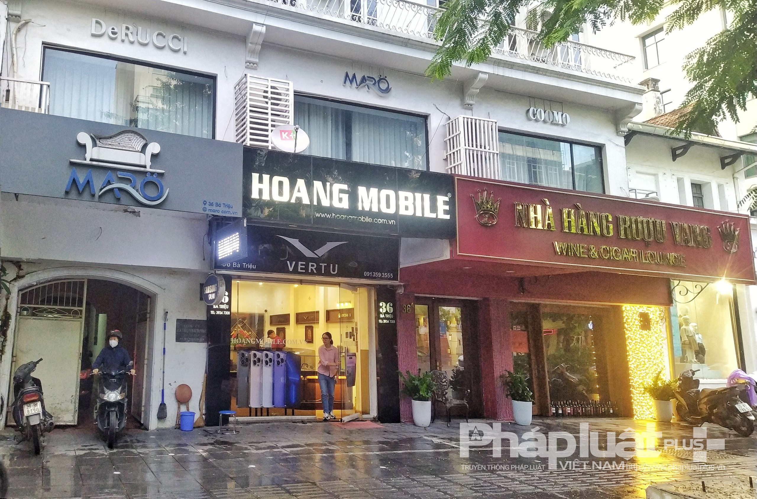 Tòa nhà số 36 Bà Triệu, Hà Nội nằm ở vị trí đắc địa, hiện bị cải tạo và có 3 cửa hàng kinh doanh trên mặt tiền (2)