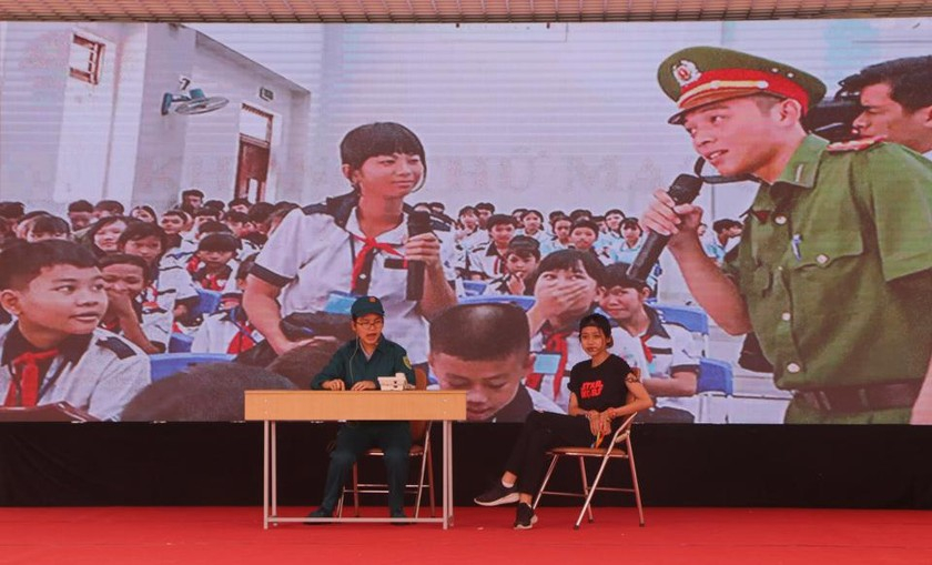 Học sinh trường THCS Lương Thế Vinh, huyện Đan Phượng biểu diễn tiểu phẩm