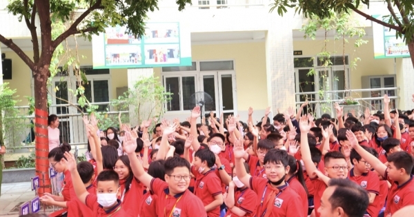 Hà Nội: Ấn tượng chương trình hưởng ứng Ngày pháp luật Việt Nam tại Trường THCS Dịch Vọng Hậu