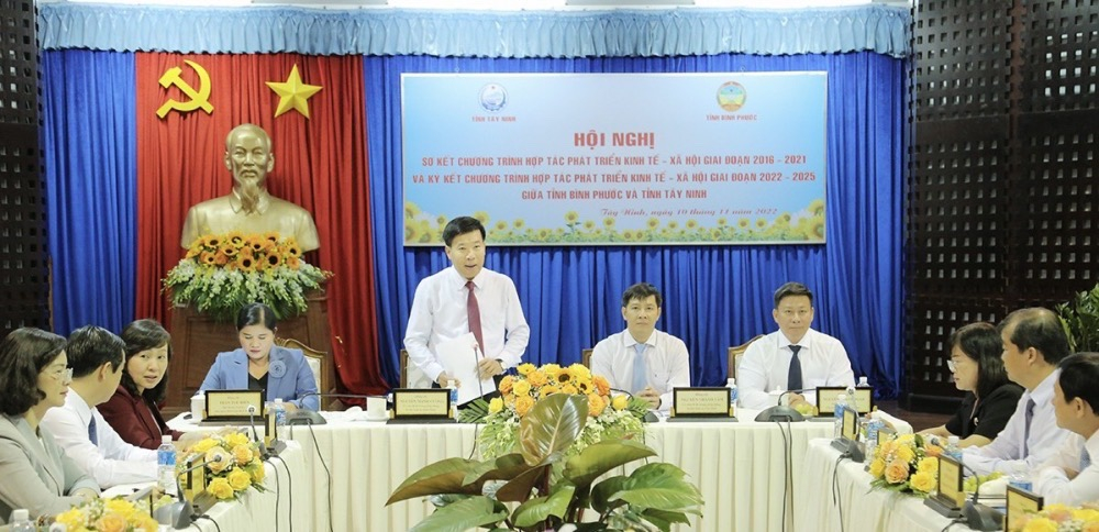 Bí thư Tỉnh ủy Bình Phước Nguyễn Mạnh Cường phát biểu tại hội nghị.