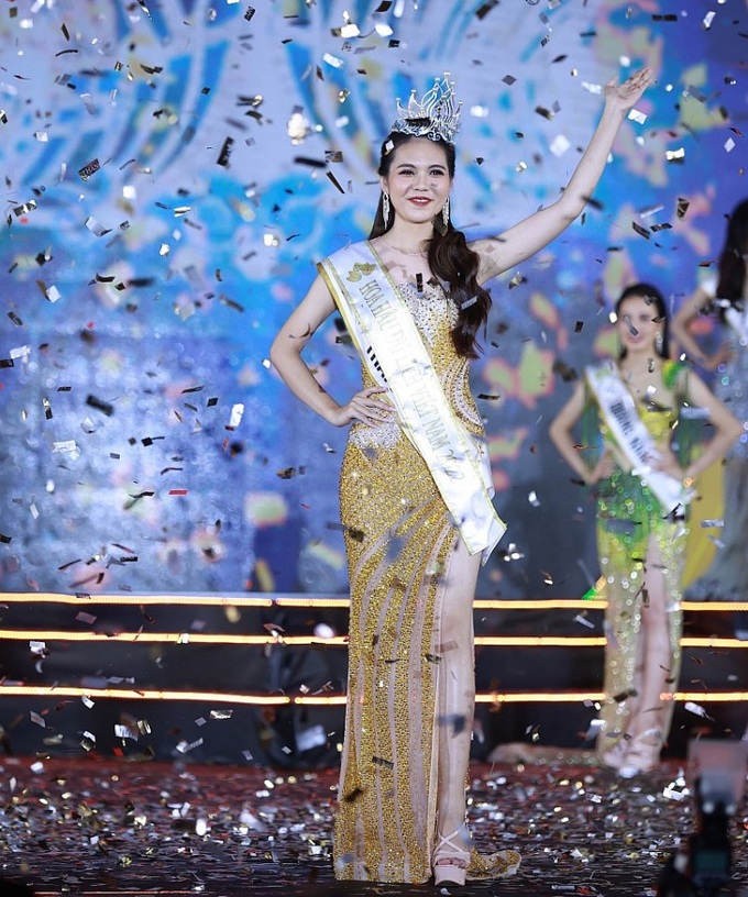 Khoảnh khắc đăng quang của Tân Hoa hậu Du lịch Việt Nam (Ảnh: Ban Tổ chức).