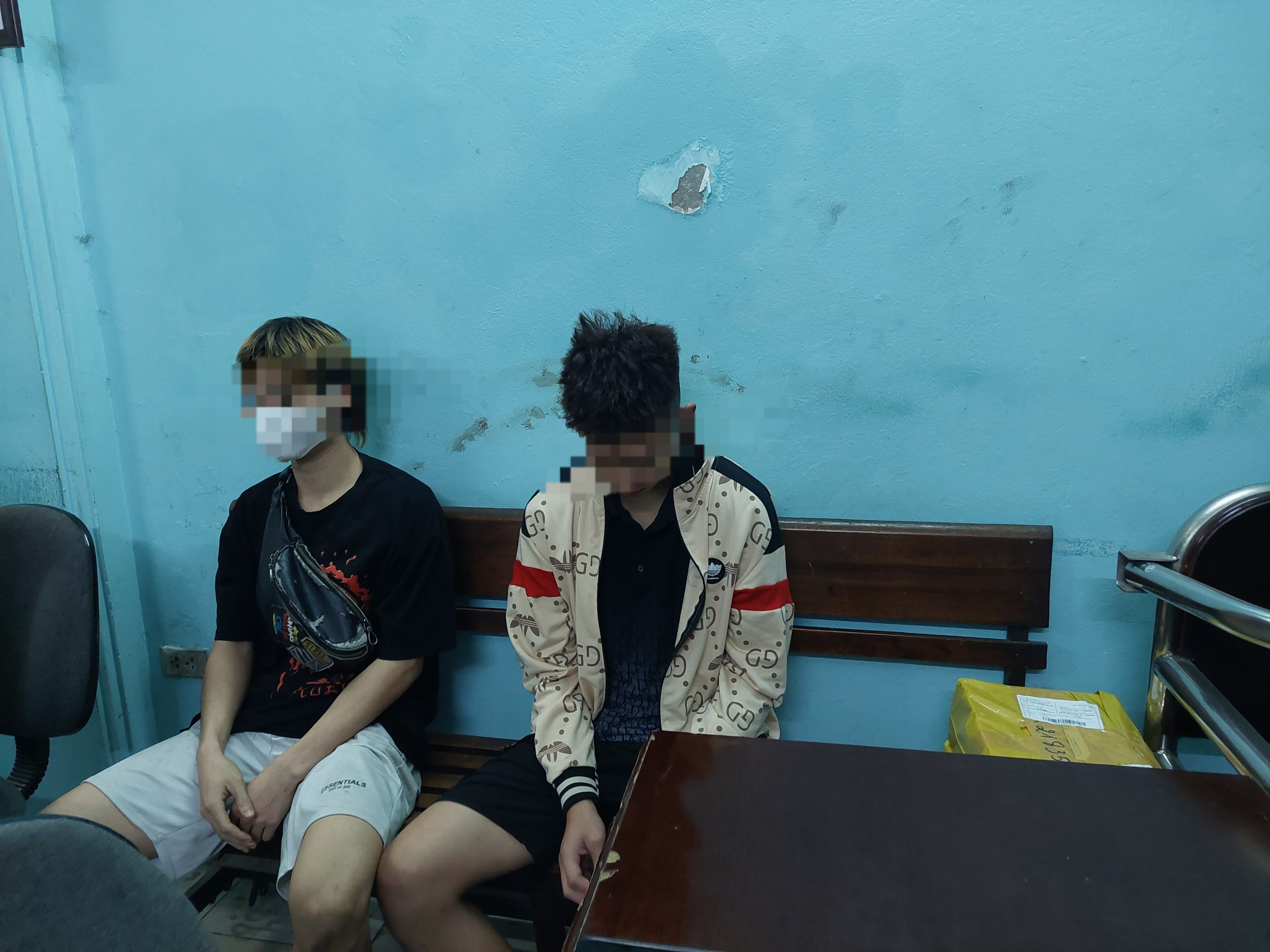 Tại Công an phường Quang Trung, Q. và Đ. thừa nhận do thiếu hiểu biết pháp luật nên đã có hành vi nẹt pô, gây mất trật tự công cộng.