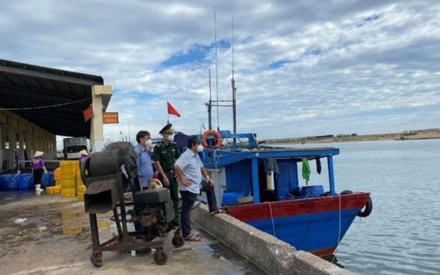 Phú Yên: Chìm tàu cá khiến 1 ngư dân mất tích