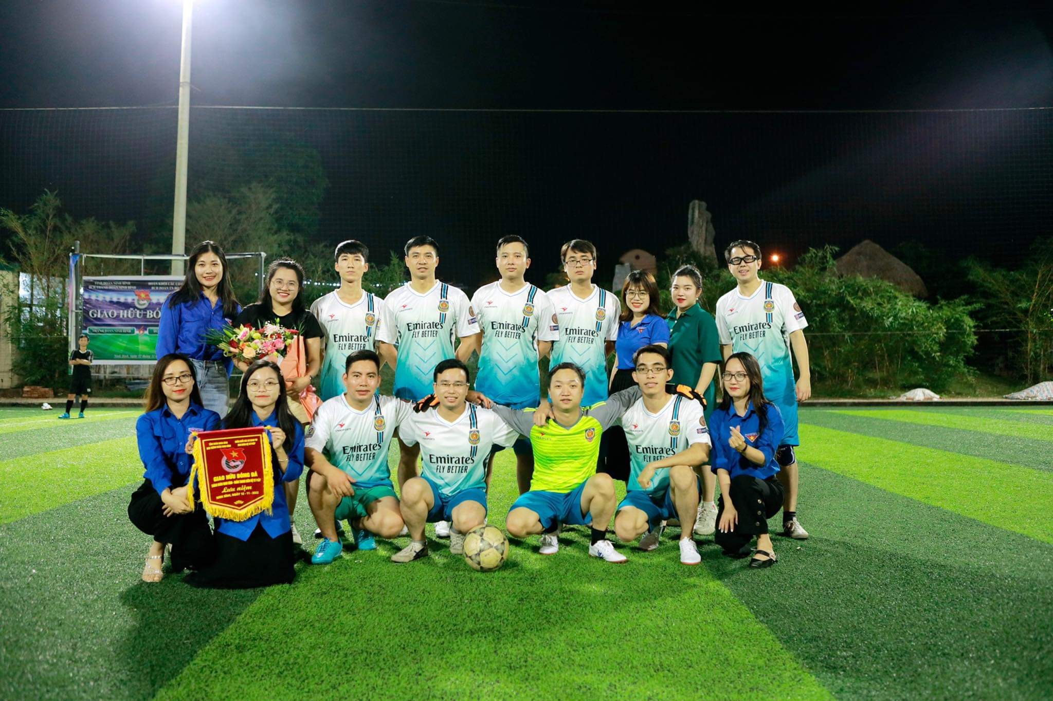 Đoàn Thanh niên Bộ Tư pháp phối hợp với Chi đoàn các đơn vị tổ chức buổi giao lưu bóng đá.