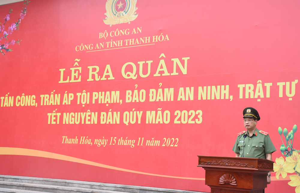 Thiếu tướng Trần Phú Hà - Ủy viên Ban Thường vụ Tỉnh ủy, Giám đốc Công an tỉnh dự và chủ trì buổi lễ. 