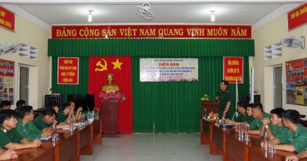 Chiến sĩ trẻ vùng biên hưởng ứng Ngày Pháp luật Việt Nam năm 2022