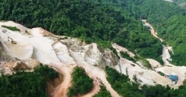 Công ty CP khoáng sản Sông Hồng Lào Cai bị đóng cửa mỏ 4 tháng và nộp phạt gần 400 triệu đồng