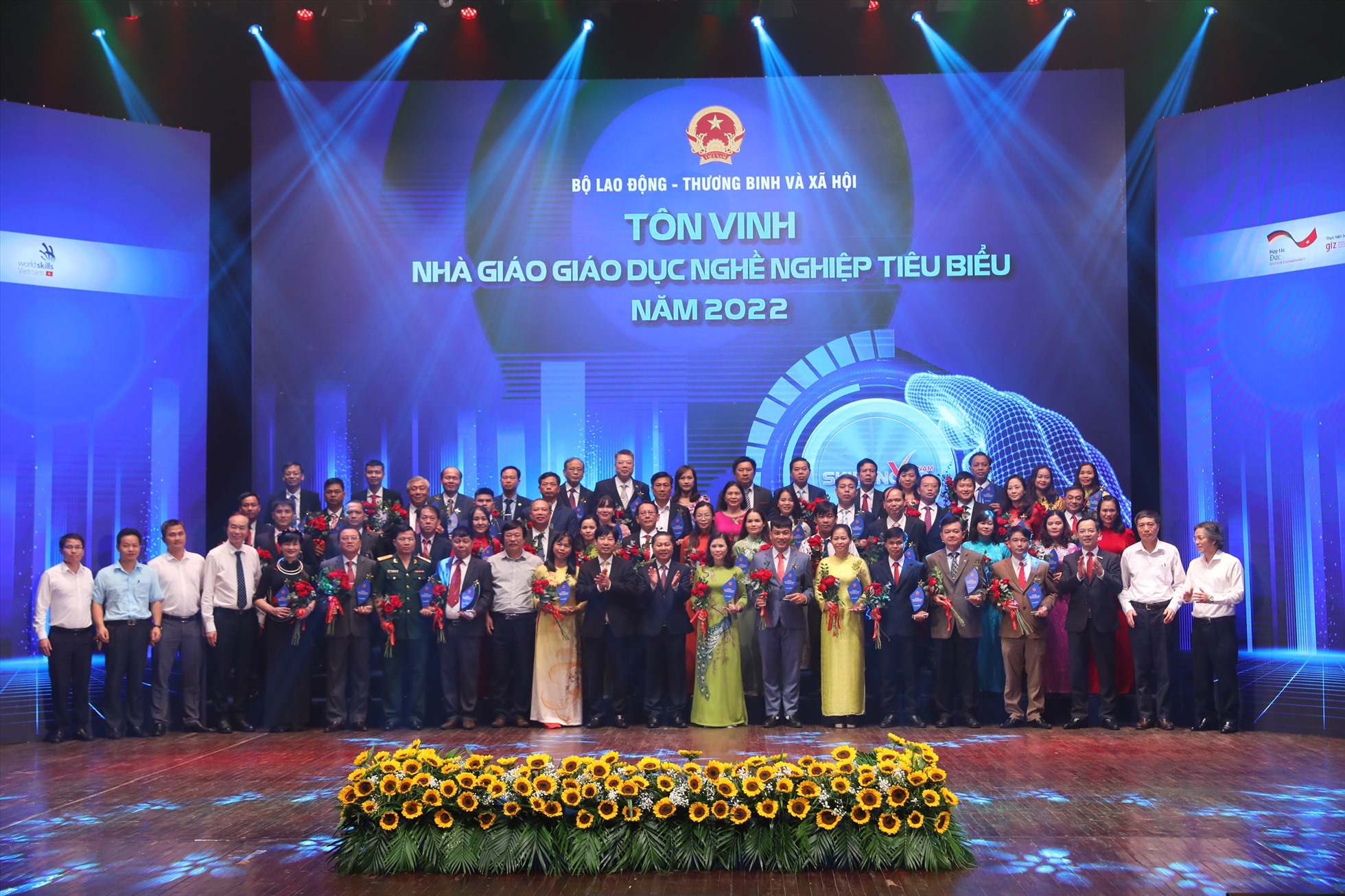 Tổng cục Giáo dục nghề nghiệp (Bộ Lao động - Thương binh và Xã hội) tổ chức Kỷ niệm ngày Kỹ năng lao động Việt Nam và tôn vinh 54 nhà giáo giáo dục nghề nghiệp tiêu biểu,