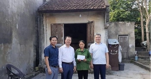 Tặng 90 suất quà cho người nghèo tại Hà Tĩnh