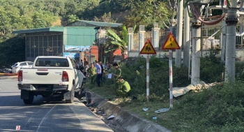 Thanh Hoá: Trưởng công an thị trấn Mường Lát lái ô tô va chạm xe máy khiến 2 người tử vong