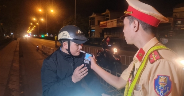 Quảng Ninh: Theo Cảnh sát giao thông đi bắt 