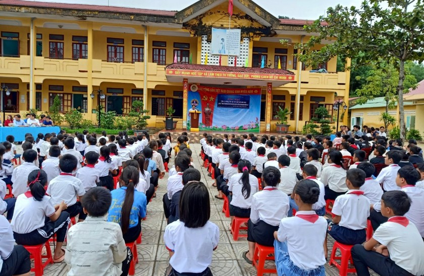 Nhờ lòng tâm huyết của các giáo viên Trường PTDTBT TH&amp;amp;THCS Lâm Hóa, hiệu quả giáo dục đang ngày càng được nâng cao.