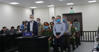 Một bị cáo tử vong trước phiên toà xét xử cựu Thứ trưởng Bộ Y tế Cao Minh Quang