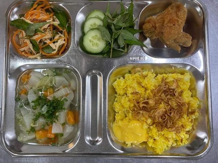 Suất ăn của học sinh tại Trường iSchool Nha Trang. (Ảnh: Tiền phong)