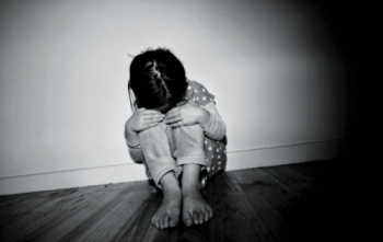 Bạo hành con cái do trầm cảm có phải hành vi phạm tội?
