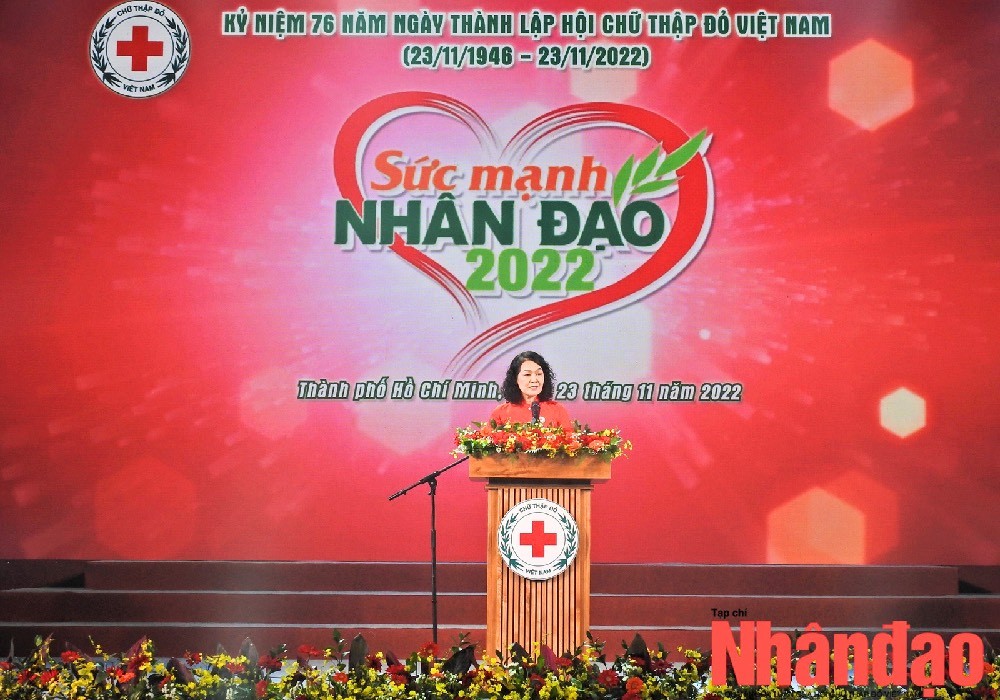 Bà Bùi Thị Hoà, Chủ tịch Hội Chữ thập đỏ Việt Nam phát biểu tại chương trình. Ảnh: Đức Khải