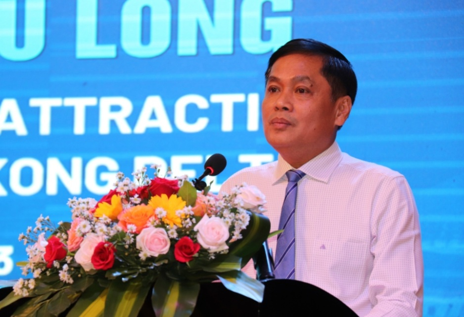 Ông Nguyễn Văn Hồng - Phó Chủ tịch UBND TP.Cần Thơ xin nghỉ công tác từ ngày 1/11 theo nguyện vọng cá nhân.