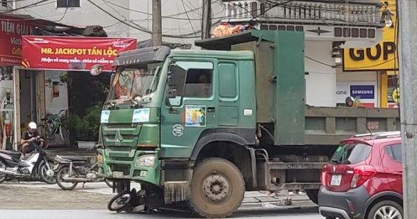 Hà Giang: Va chạm giữa xe tải và xe máy, 2 người thương vong