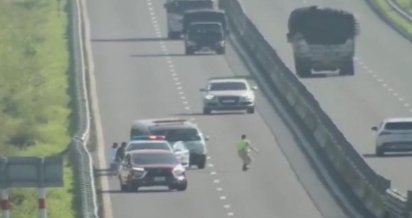 Thông tin chính thức vụ xe cứu thương đâm vào xe CSGT trên cao tốc