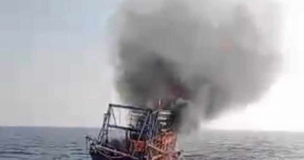 Cháy tàu cá trên biển, 7 thuyền viên may mắn thoát nạn