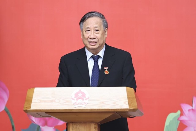 Thủ tướng Chính phủ trao Huy hiệu Đảng tặng các đồng chí nguyên Phó Thủ tướng Chính phủ - Ảnh 3.