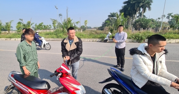 Hà Nội: Tạm giữ hình sự 2 thanh niên cướp xe máy lúc nửa đêm