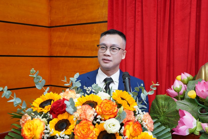 Ông Trần Ngọc Hà, Phó Tổng Biên tập Báo Pháp luật Việt Nam phát biểu dẫn đề Hội thảo.