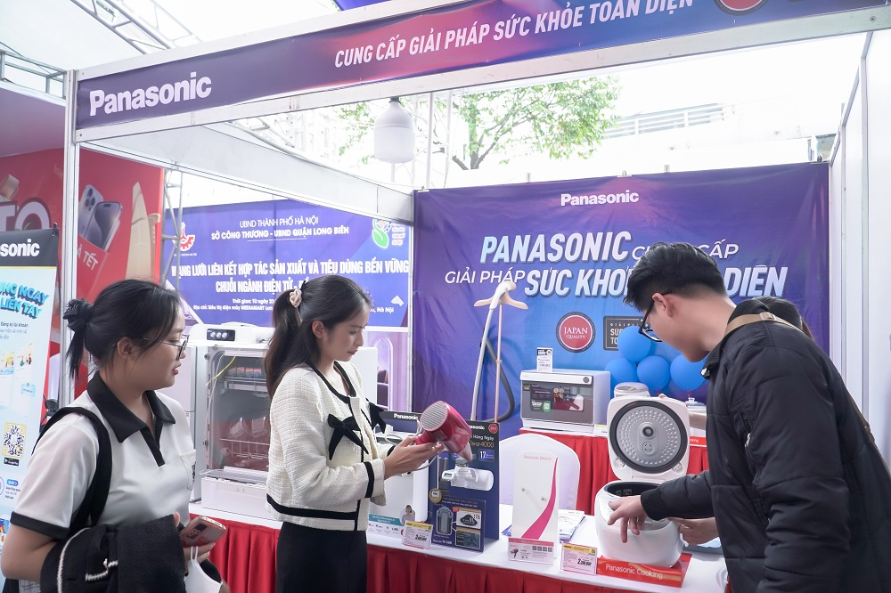 Mua sản phẩm gia dụng Panasonic tại các siêu thị điện máy MediaMart trên toàn quốc cơ hội quay số trúng thưởng 50 Lò vi sóng cao cấp