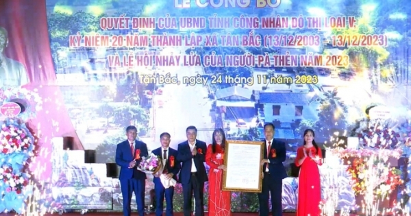 Hà Giang công nhận đô thị loại V với xã Tân Bắc và tổ chức lễ hội nhảy lửa