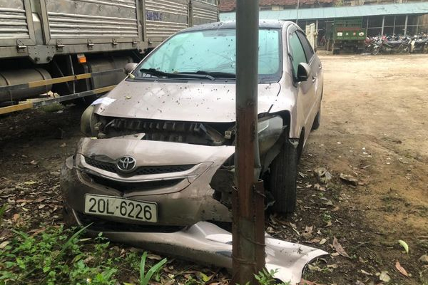 Tuyên Quang: Khởi tố lái xe bỏ chạy CSGT rồi gây tai nạn