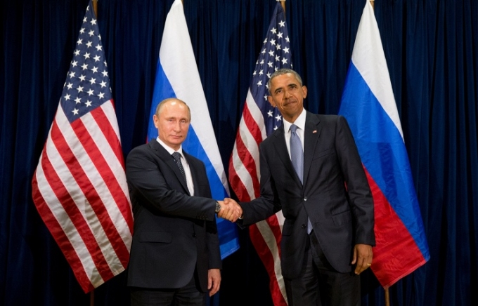 Tổng thống Nga Vladimir Putin v&agrave; Tổng thống Hoa Kỳ Barack Obama (Ảnh: AP)