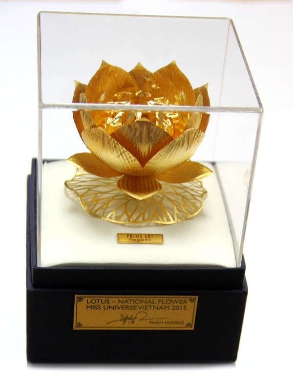Golden Lotus &ndash; Sen V&agrave;ng được Phạm Hương mang đến cuộc thi HHHV TG 2015