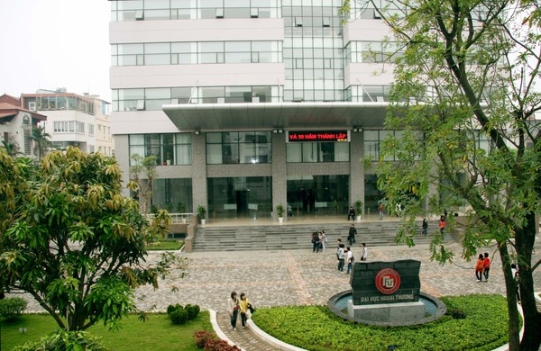 Đại học Ngoại Thương, nơi b&agrave; Giang đang l&agrave; Ph&oacute; Hiệu trưởng