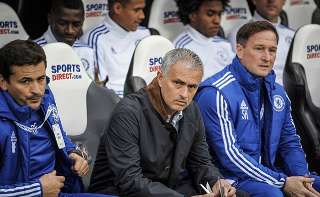 Mourinho đang đứng trước nguy cơ t&aacute;i ph&aacute;t