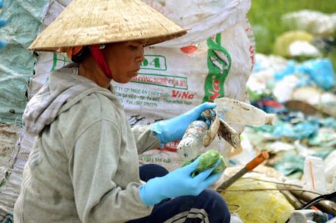 Đắng cay phận &ldquo;ve chai, đồng n&aacute;t&rdquo;