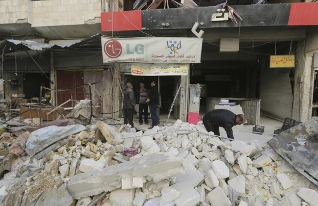 Quang cảnh đổ n&aacute;t tại&nbsp;Raqqa sau vụ kh&ocirc;ng k&iacute;ch. (Ảnh: Reuters)