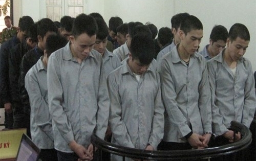 Nhóm thanh niên “giết nhầm người” lãnh 112 năm tù