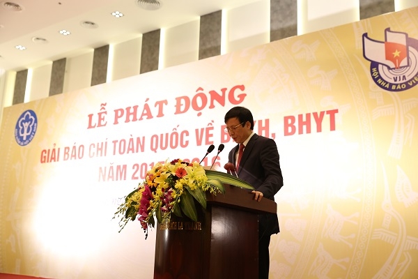 Ph&oacute; chủ tịch thường trực Hội nh&agrave; b&aacute;o Việt Nam - Nh&agrave; b&aacute;o Hồ Quang Lợi ph&aacute;t biểu tại buổi lễ