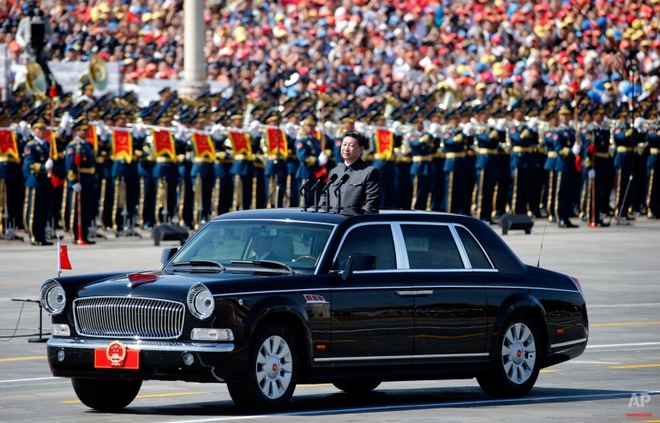 Chủ tịch Trung Quốc Tập Cận B&igrave;nh tại lễ duyệt binh kỷ niệm 70 năm kết th&uacute;c Thế chiến II ở ch&acirc;u &Aacute;, diễn ra tại quảng trường Thi&ecirc;n An M&ocirc;n, Bắc Kinh ng&agrave;y 3/9. &nbsp;Ảnh:&nbsp;AP.