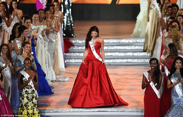 Hoa hậu Nga đạt danh hiệu &Aacute; hậu một. Ảnh: Dailymail