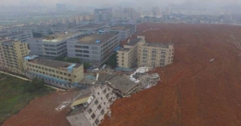 Lở núi kinh hoàng ở Trung Quốc, 17 tòa nhà cao tầng bị đổ sập