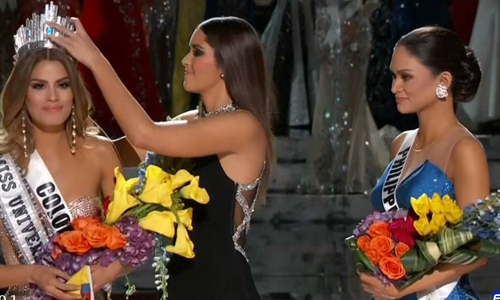 Hoa hậu Colombia bị trao vương miện (do lỗi của MC c&ocirc;ng bố nhầm)