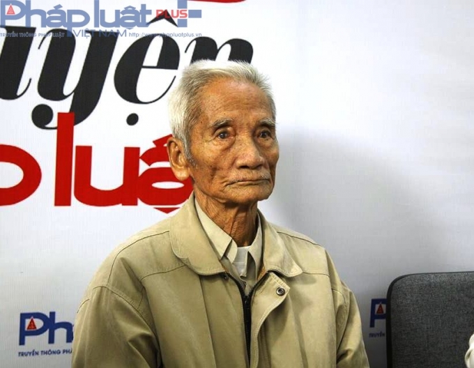 Ông Huỳnh Văn Truyện (91 tuổi) nhiều năm ròng rã đi kêu oan cho con trai Huỳnh Văn Nén có mặt tại tòa soạn Phapluatplus.