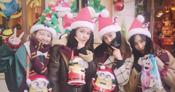 Hình ảnh Giáng sinh thân thiết của các thành viên SNSD